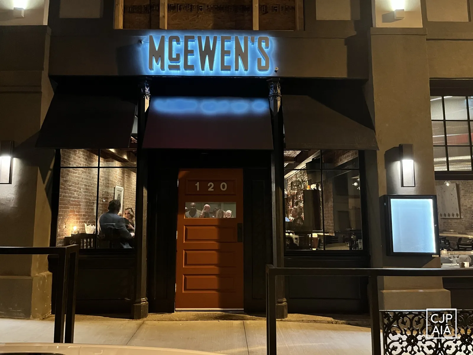 McEwen’s on Monroe / 124 Newsroom, Memphis.